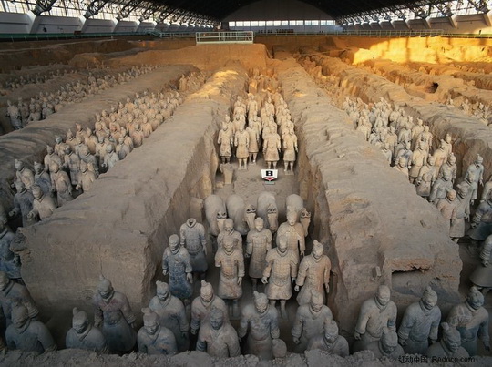 How to visit Terracotta Army in Xian (Tips, Photos and Maps) Terracotta Amy at Pit One