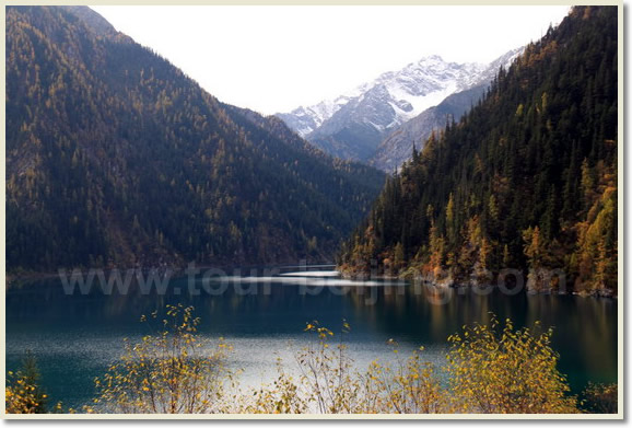 Jiuzhaigou Travel Guide